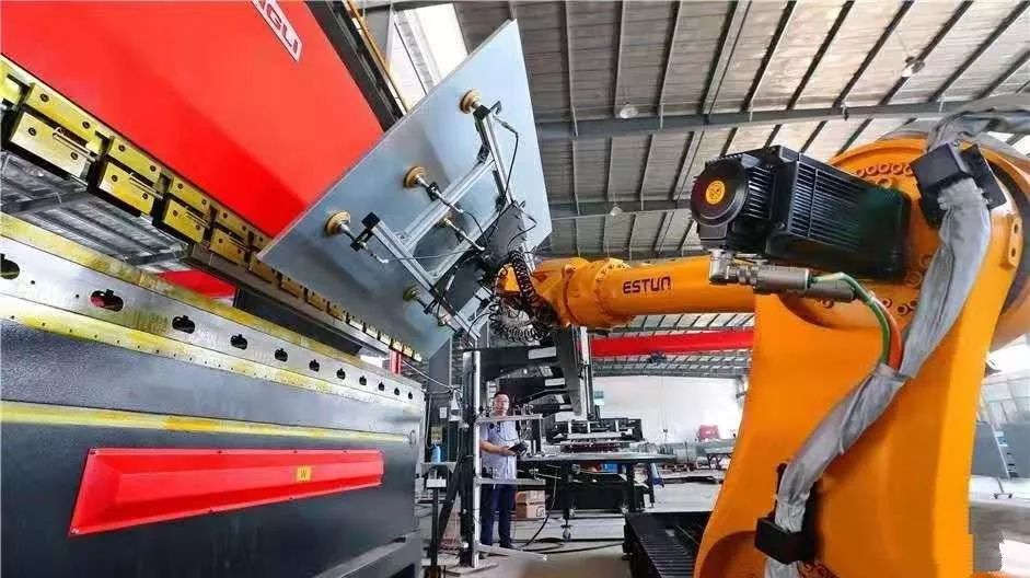 1706836736249087.jpg 640.jpg